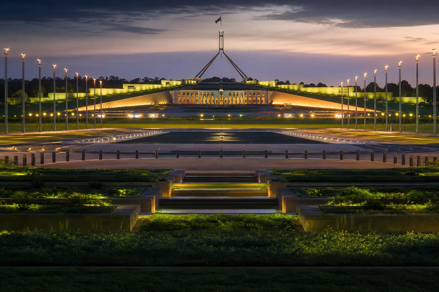 Editorial city guide graphic for Leon Casino readers in Canberra, ACT